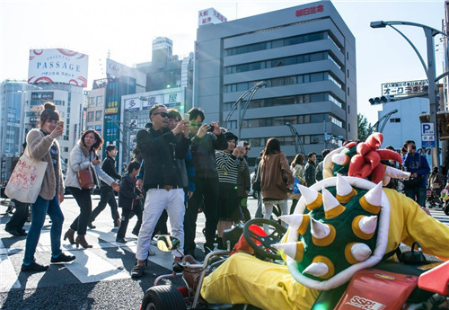 外国街头实验恶搞_外国街头实验_老外街头实验手机游戏下载