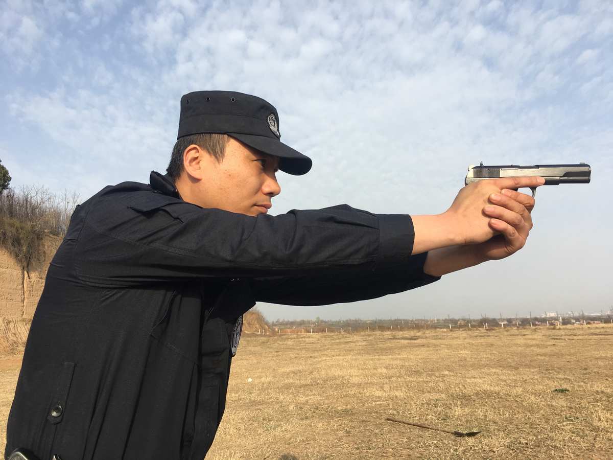 警察射击单机游戏_警察射击游戏手机版下载_警察的射击游戏