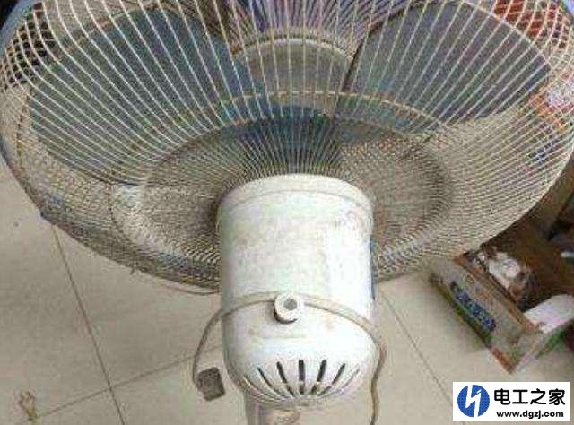 黑鲨背夹风扇异响_黑鲨背夹散热pro风扇有杂音_黑鲨游戏手机内部风扇异响