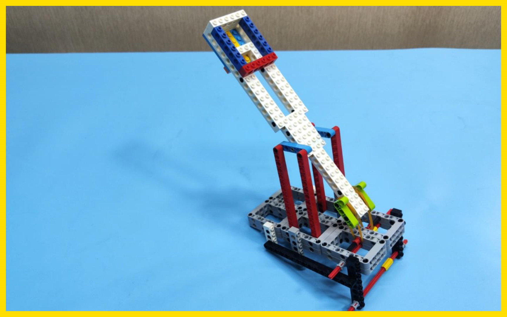 乐高亲子手机游戏:拼搭冒险,家长孩子共创无限乐趣(图2) 乐高亲子手机游戏_亲子乐高手机游戏视频_乐高亲子互动游戏