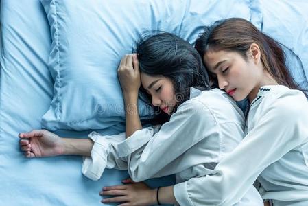 这个是僵尸吗无修_女生万岁第一季无修_两个家伙都是女生无修版