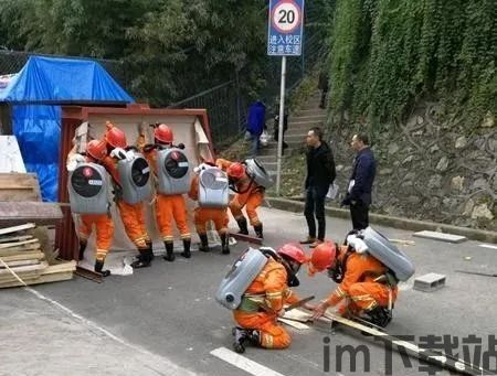 救护队(图5) 救护队(图5)