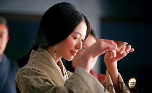 罗许勾女技巧及经验,揭秘情感攻略的艺术(图1) 罗许勾女技巧及经验,揭秘情感攻略的艺术(图1)