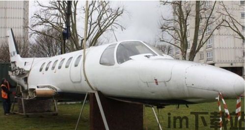 飞机怎么变成英文版本,How Planes Are Transformed into Flying Machines(图3) 飞机怎么变成英文版本,How Planes Are Transformed into Flying Machines(图3)