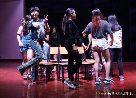 小鸟音乐会游戏 (图1) 小鸟音乐会游戏 (图1)