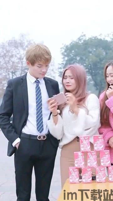 莱西的衣橱恐怖游戏 (图1)